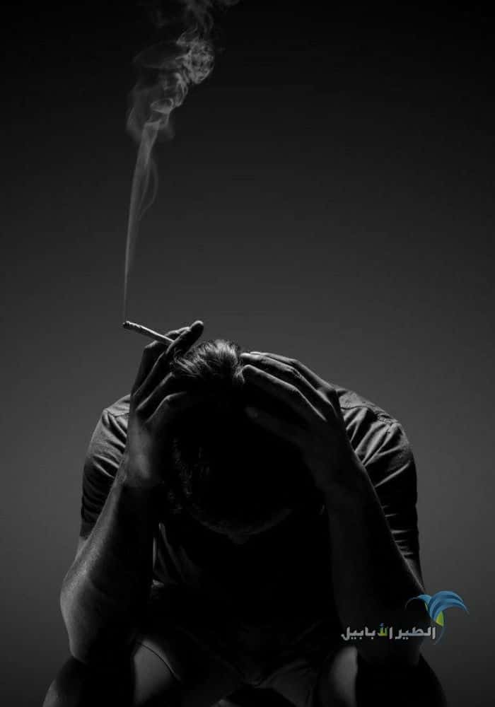 صور شباب حزينه - شباب يدخنون للتصميم