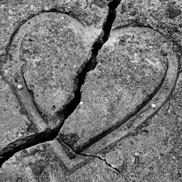 قلب مجروح قلوب مجروحة من الحب